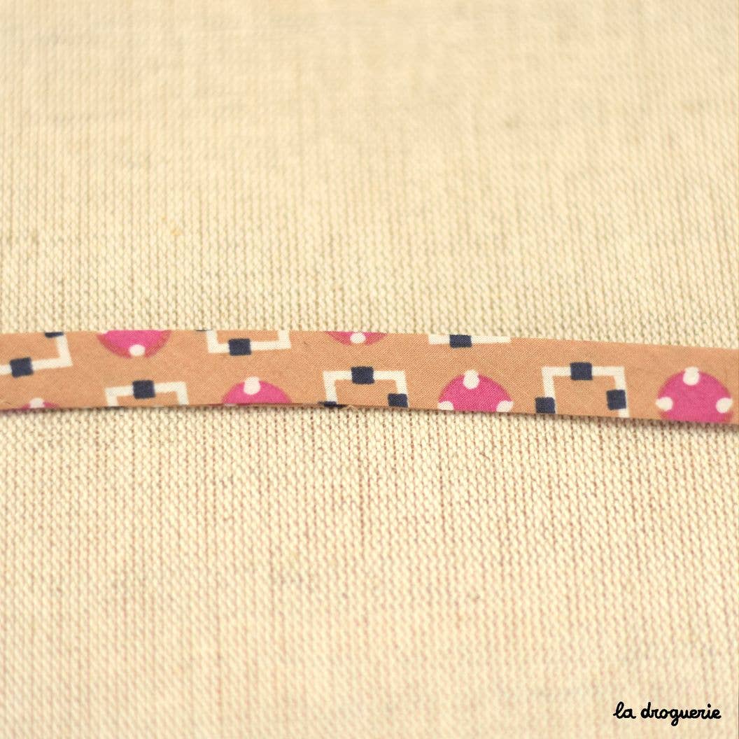 LA DROGUERIE - Biais Awalé - Fond sable - largeur pliée 10 mm