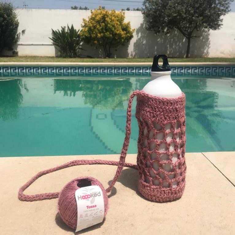 Hoooked - Kit de crochet DIY : sac pour bouteille d’eau Bogota couleur thé rose