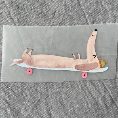 Hannahs Firlefanz - Motif teckel sur skateboard à repasser
