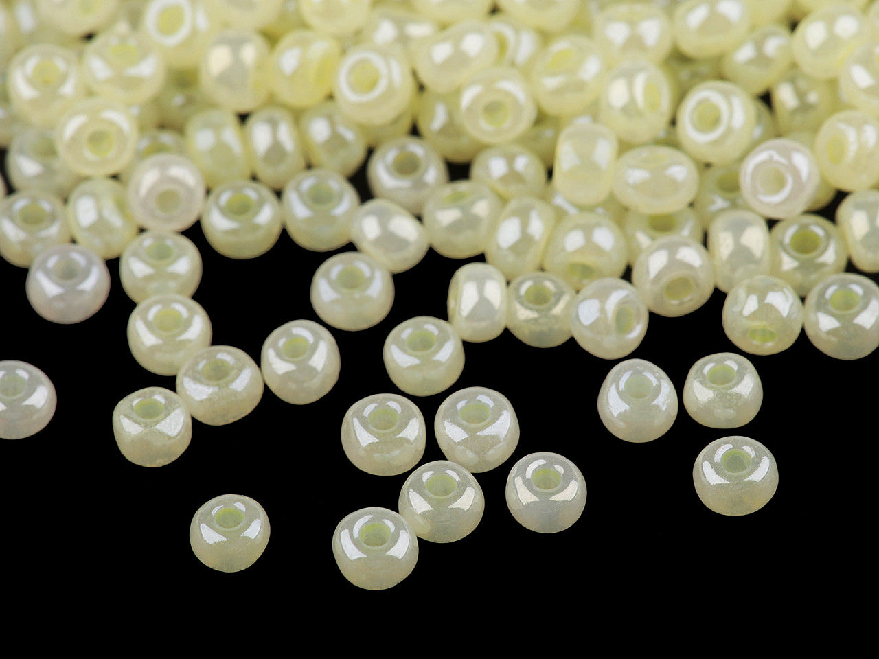 Perles de rocaille 5/0 - 4,5 mm, opaques - 50g