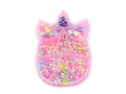 Assortiment de perles + ficelle en nylon dans une boîte - Coquillage, Licorne, Ourson - 1boîte
