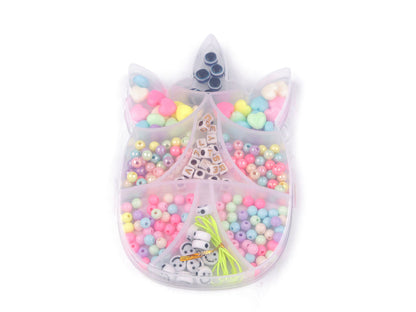 Assortiment de perles + ficelle en nylon dans une boîte - Coquillage, Licorne, Ourson - 1boîte