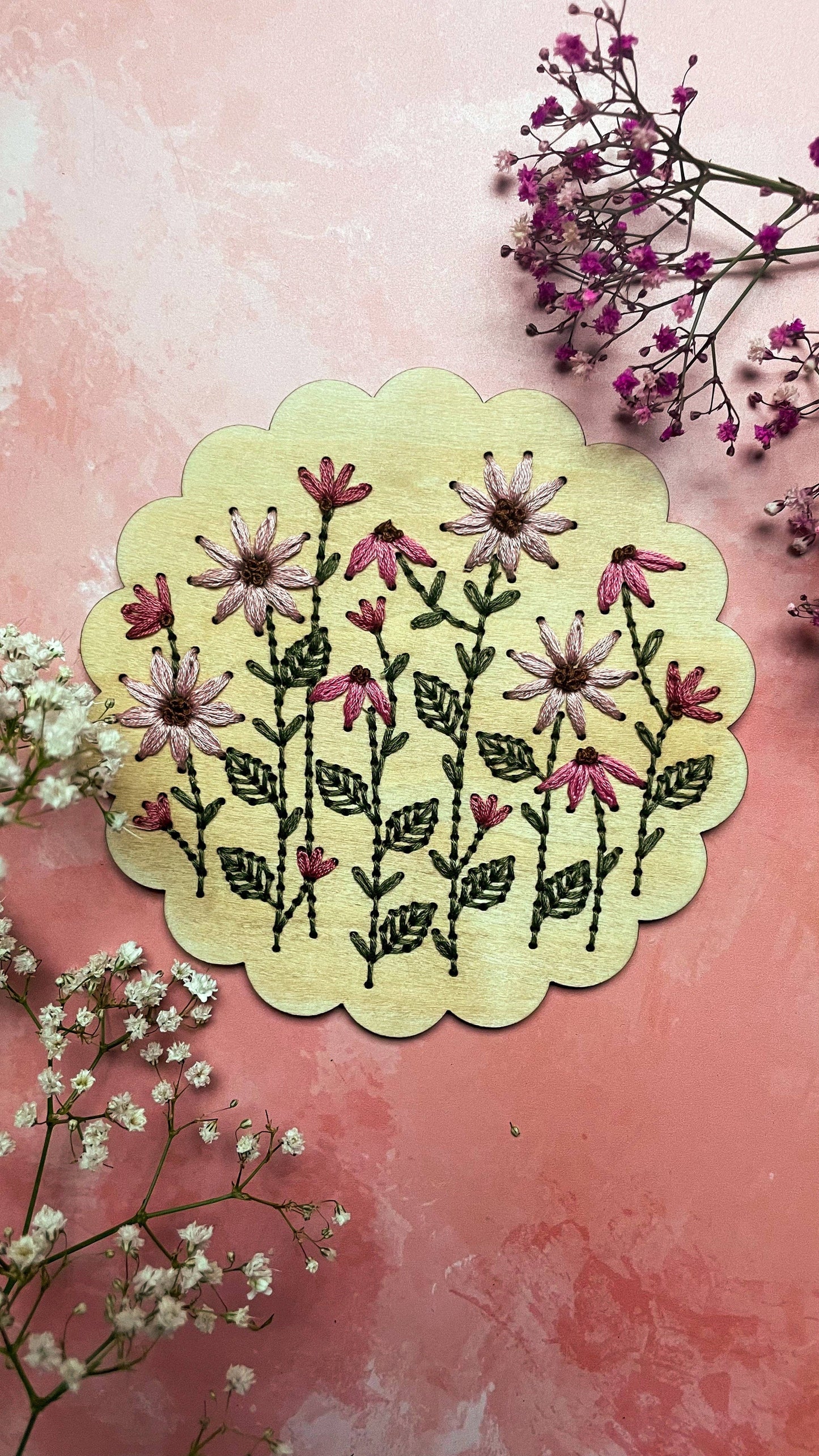 Kneckes & Compagnie - Kit de broderie fleurs roses