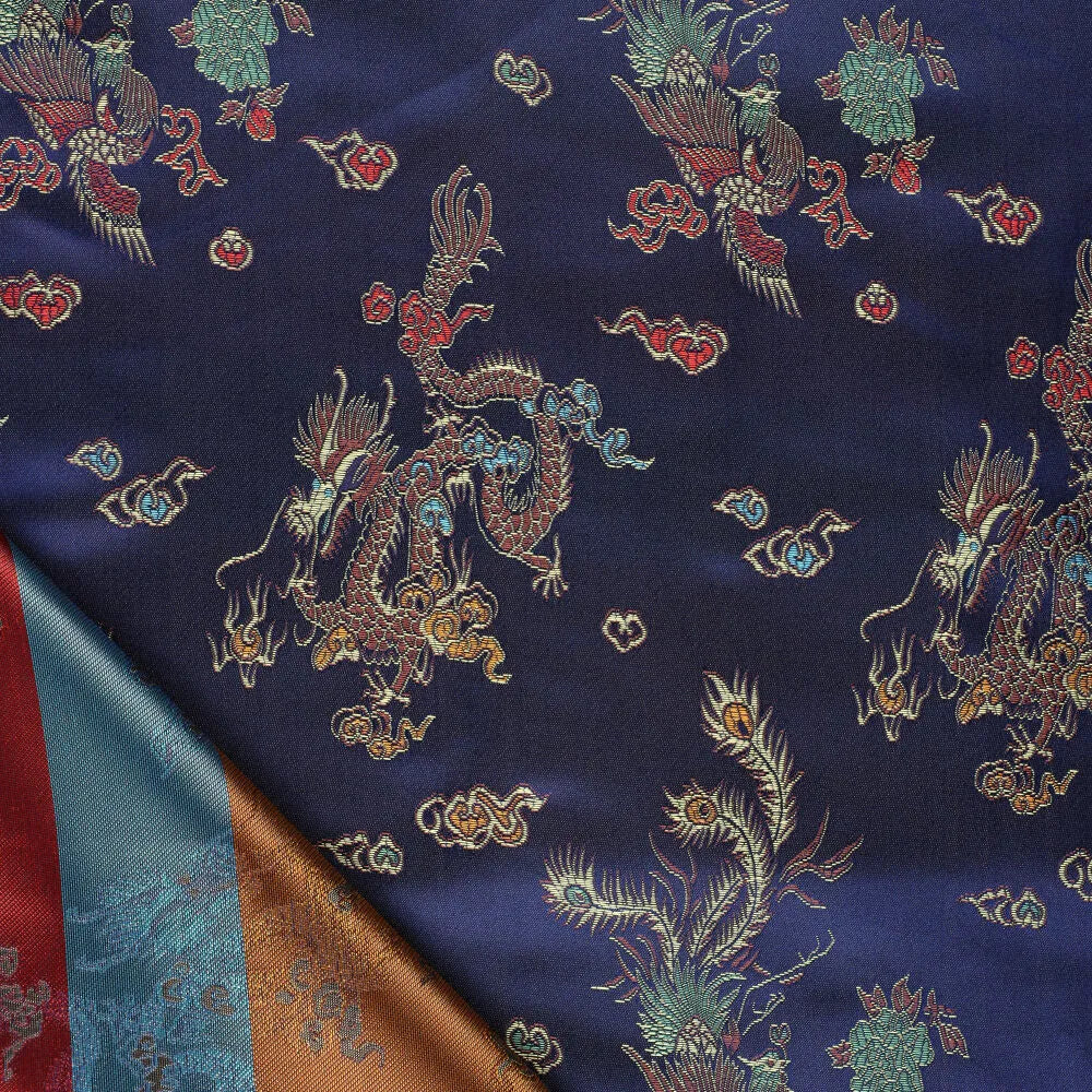 Tissu brocart motif dragon