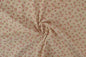 Double gaze Muslin Print 10-22 – petites fleurs roses sur fond beige