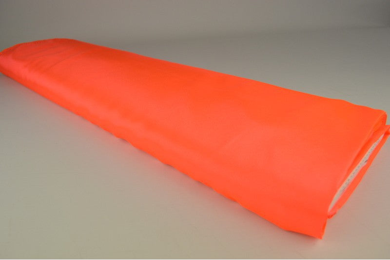 Satin (polyester)