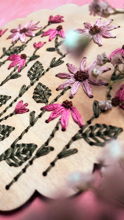 Kneckes & Compagnie - Kit de broderie fleurs roses