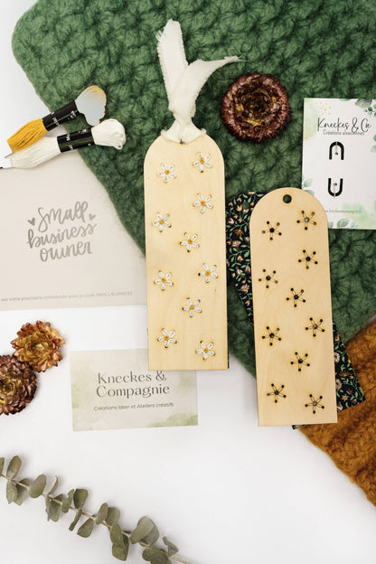 Kneckes & Compagnie - Base de broderie seule marque page fleurs – Bois prêt à broder