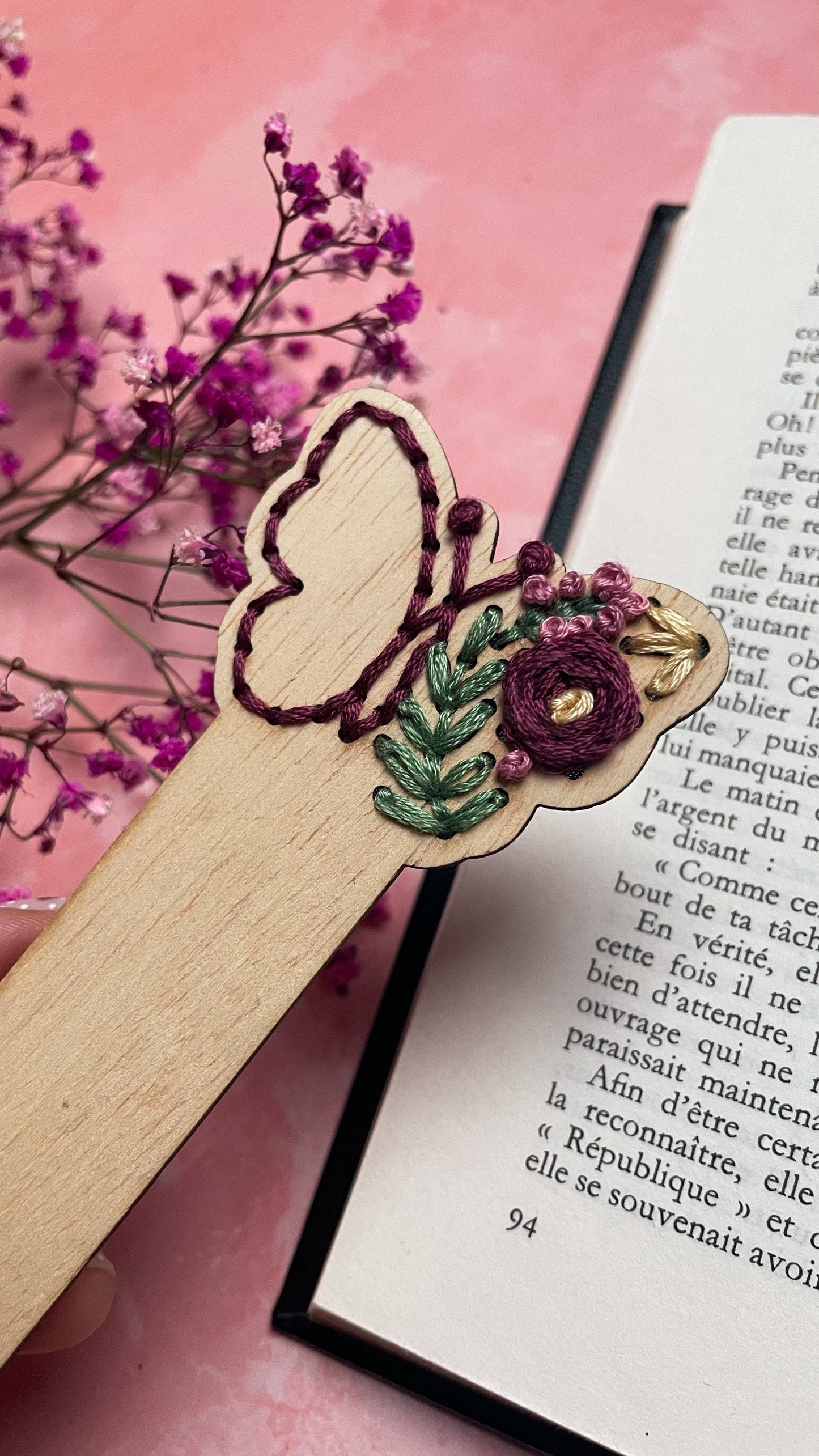 Kneckes & Compagnie - Kit de broderie marque page papillon